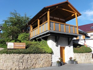 Exterior detail - Category C: Double Room - Inn - Pension - Drei Linden (Pegnitz)