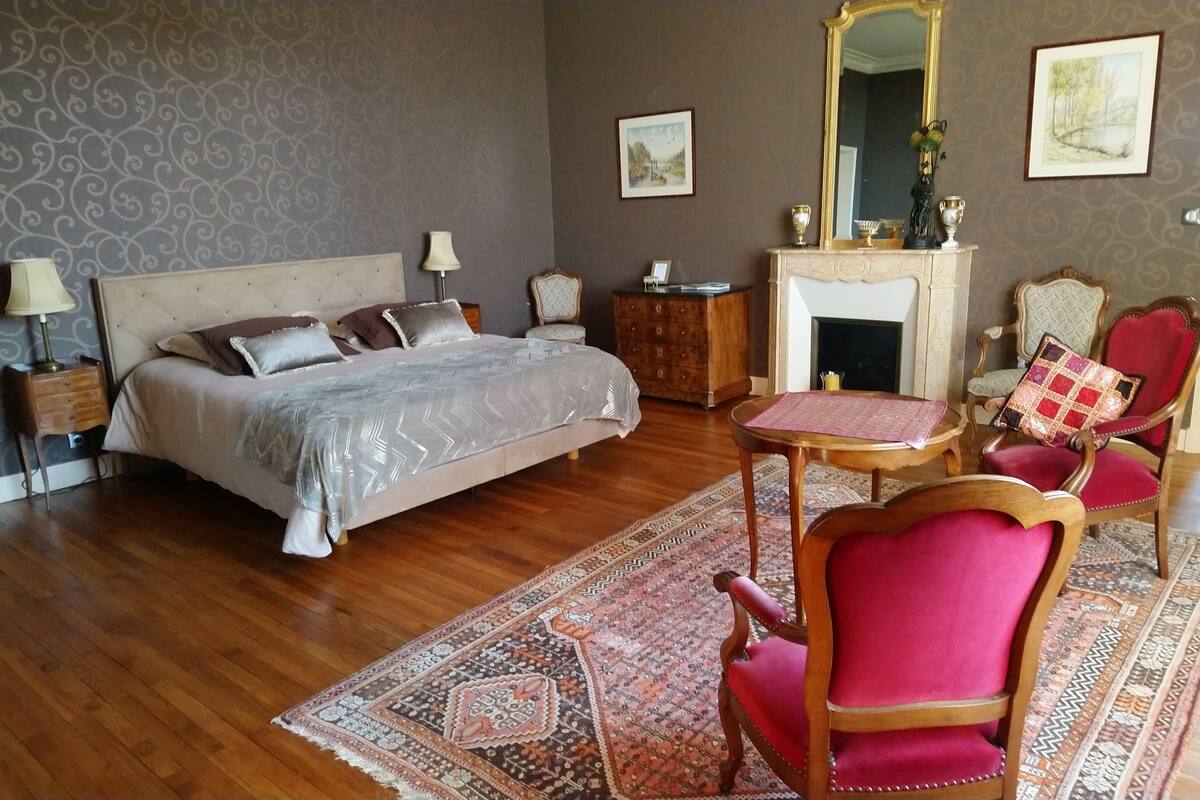 Habitación familiar (3 - Tapisserie) | Ropa de cama de alta calidad, edredones de plumas, escritorio