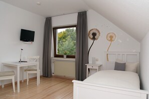 Free WiFi, bed sheets - Gasthof Schumacher - Hotel garni (Freudenberg)