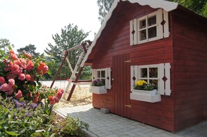 Children's play area - outdoor - Gasthof Schumacher - Hotel garni (Freudenberg)