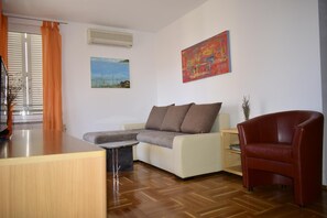 Flat-screen TV - Apartment Grace (Malinska-Dubasnica)