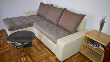 Apartment | Wohnzimmer | Flachbildfernseher