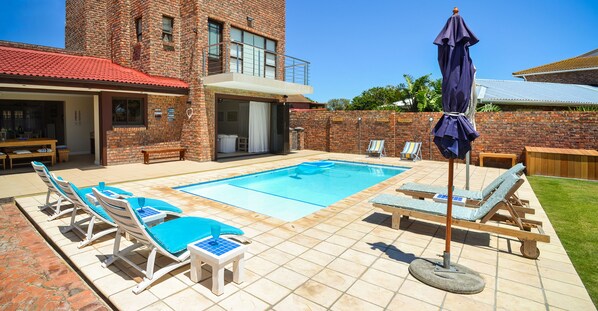 Outdoor pool, sun loungers - The River House (Colchester)