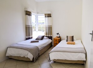 5 bedrooms, desk, iron/ironing board, free WiFi
