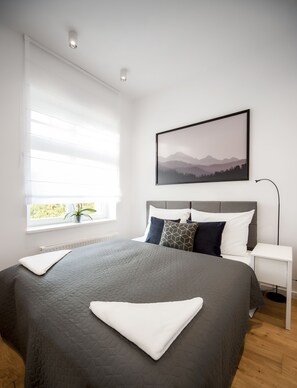 Apartamento (Orzeszkowej 14/03) | Ferros/tábuas de passar roupa, Wi-Fi de cortesia, roupa de cama