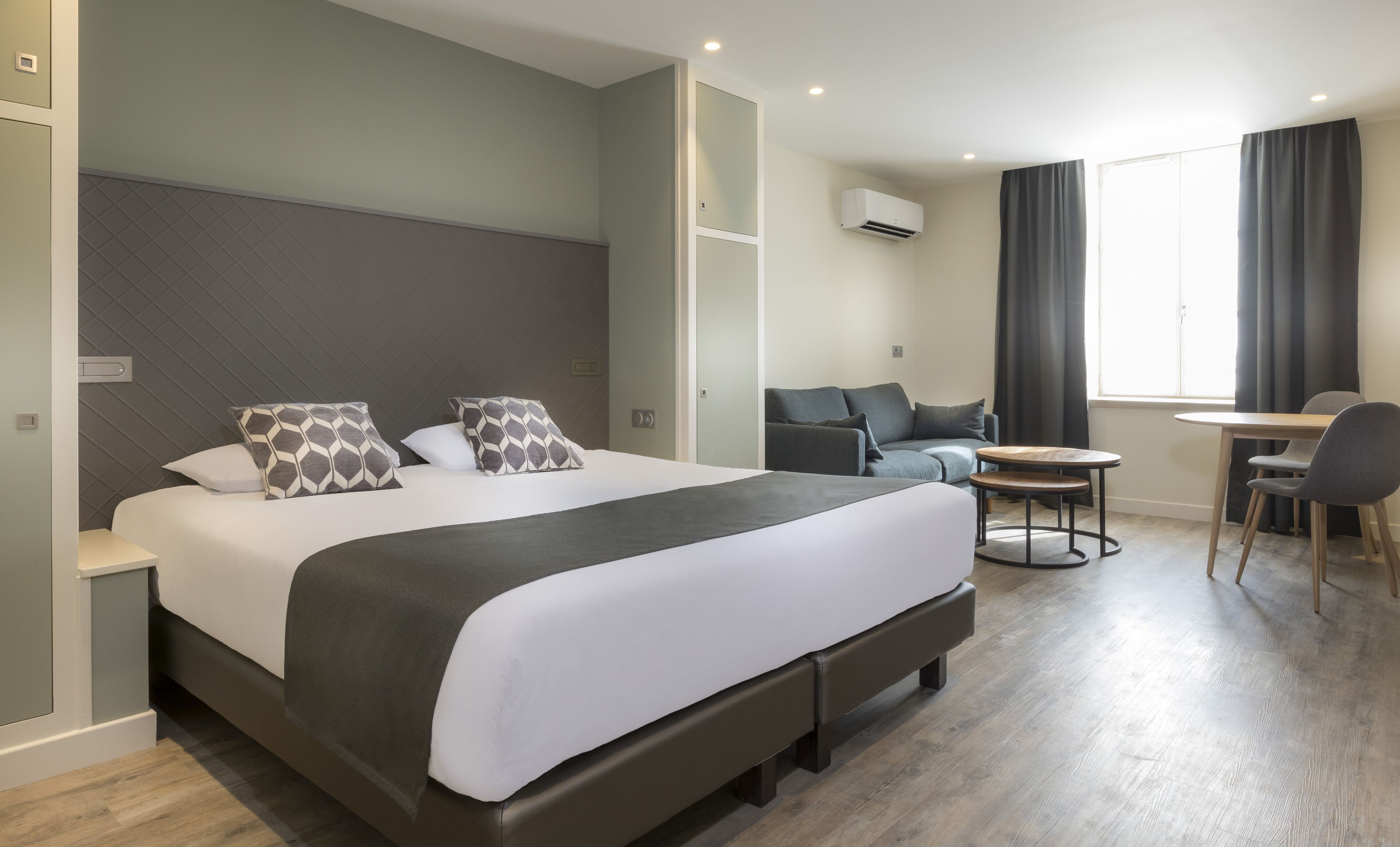 開放式客房, 1 張加大雙人床, 庭園景觀 | 客房內保險箱、獨特裝潢、布置獨特、書桌