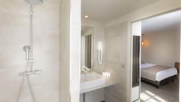 Comfort Room | Bathroom | Free toiletries, hair dryer, towels, soap