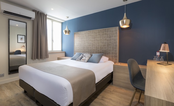 In-room safe, individually decorated, individually furnished, desk - Demeure des Remparts (Provins)