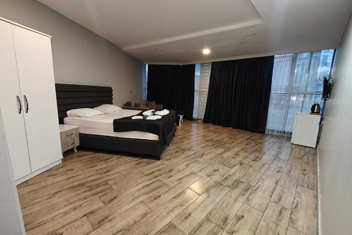 Dobbeltrom for 1 person – deluxe | Blendingsgardiner, lydisolert, wi-fi (inkludert) og sengetøy