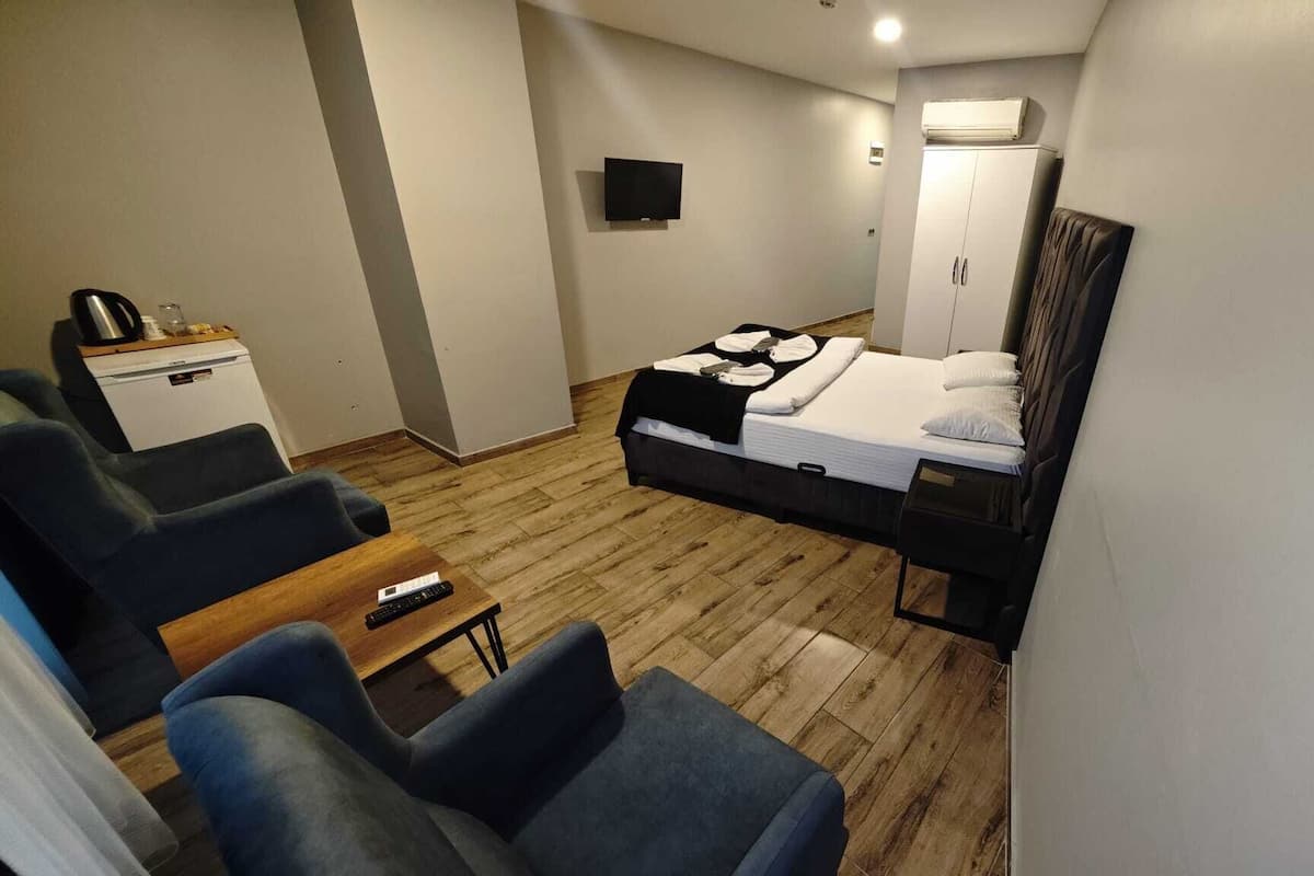 Standard Room, Garden View | Blackout drapes, soundproofing, free WiFi, bed sheets