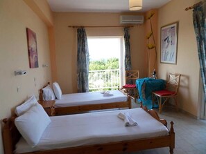 In-room safe, bed sheets