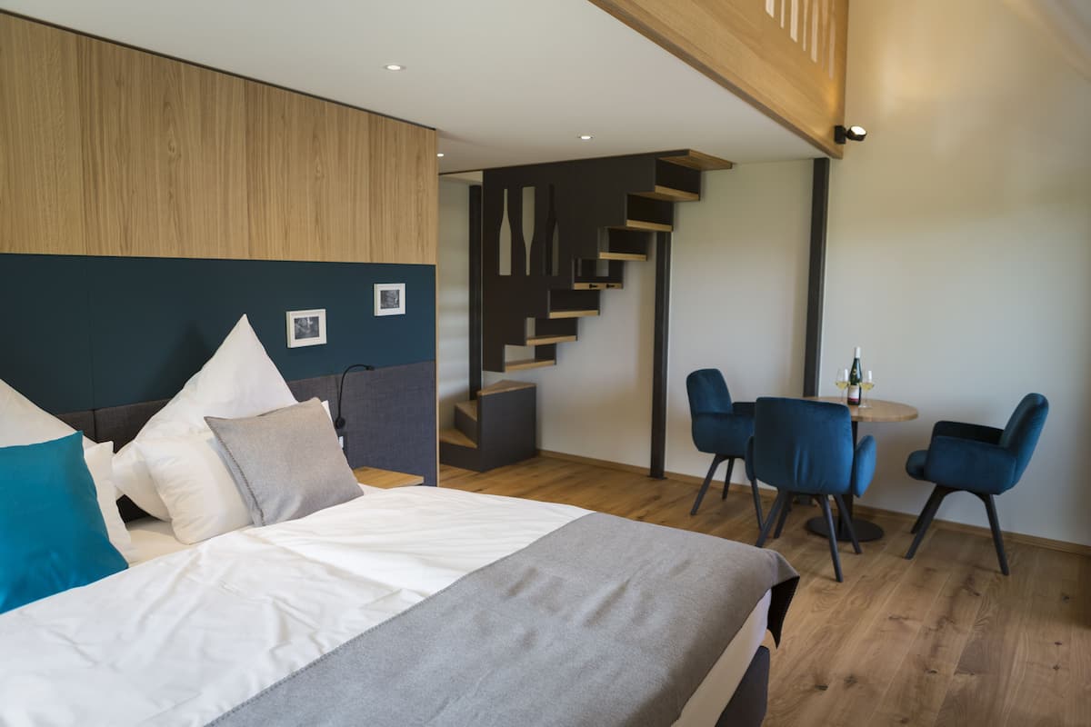 Dúplex familiar, varias camas, vista al río | 1 habitación, minibar y caja de seguridad en la habitación