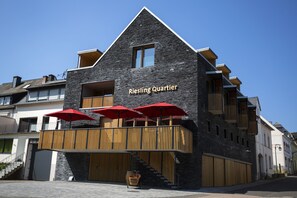 Wheelchair accessible van parking - Rieslingquartier - Mosel Wein Hotel (Kröv)