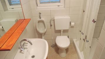 Apartment, 2 Bedrooms | Bathroom sink