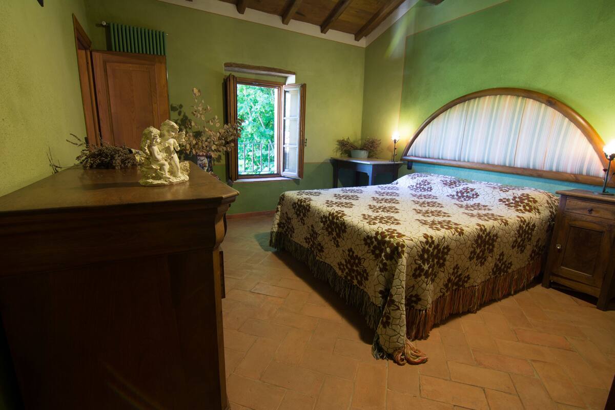 Memory-foam beds, free WiFi, bed sheets