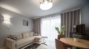Studio (Zwierzyniecka 24/09) | Màn/rèm cản sáng, bàn ủi/dụng cụ ủi quần áo 