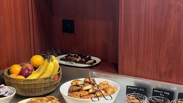Petit déjeuner buffet (14 EUR par personne)