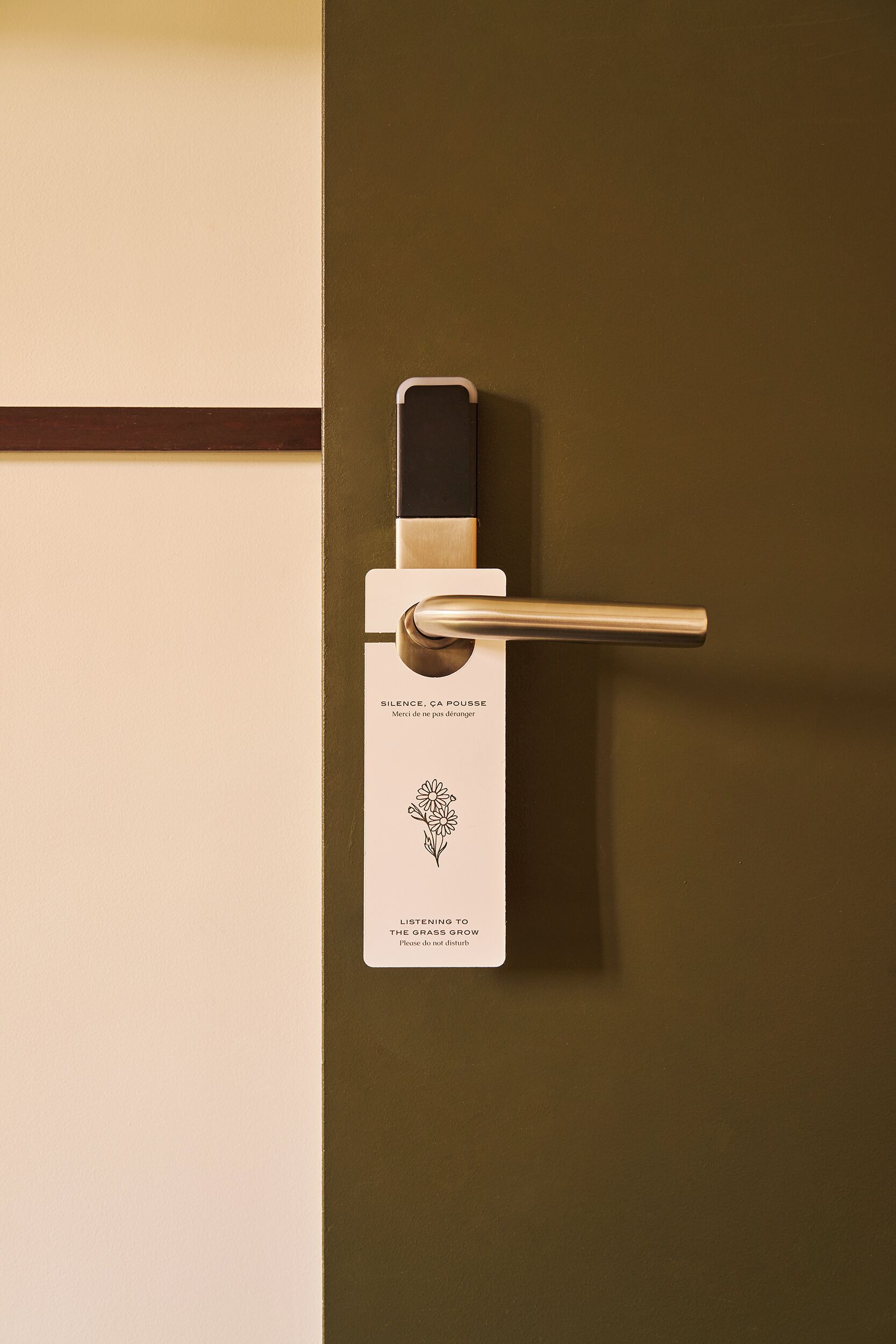 1 bedroom, desk, blackout curtains, soundproofing