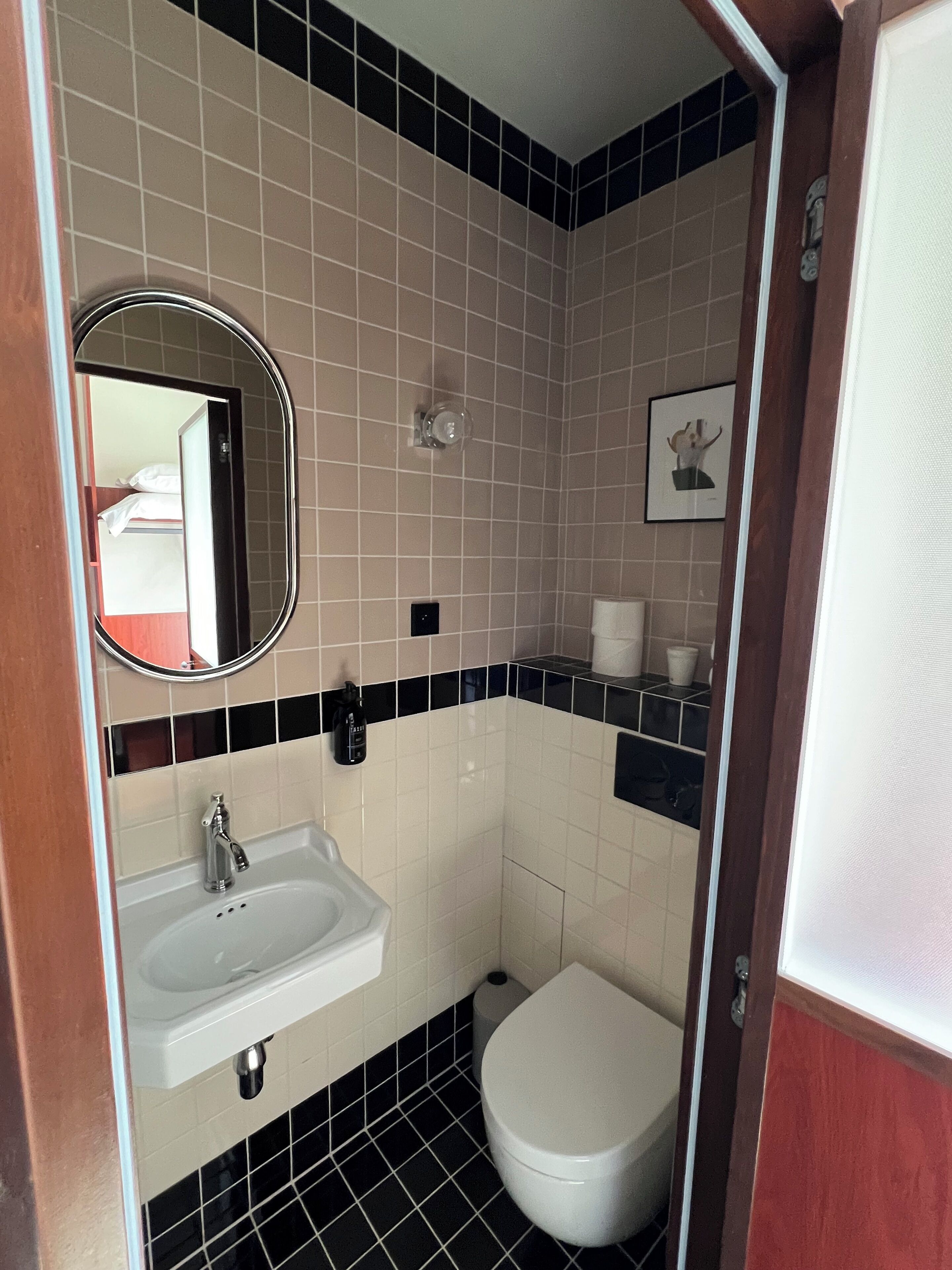 standard double room | bathroom | shower, rainfall showerhead, hair dryer, towels