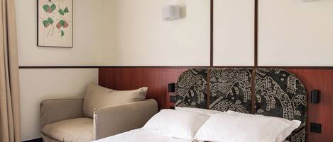 1 chambre, bureau, rideaux occultants, chambres insonorisées