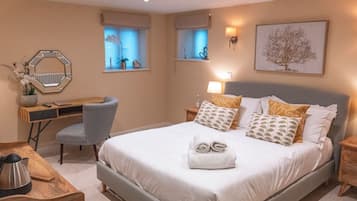 Camera Superior, 1 letto king | Biancheria da letto di alta qualità, tende oscuranti, insonorizzazione