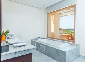 Villa, 6 Bedrooms, Private Pool | Bathroom | Deep-soaking bathtub, free toiletries, hair dryer, towels