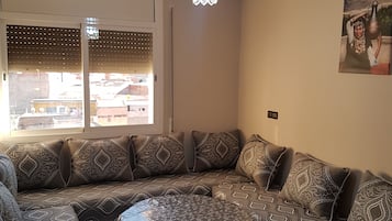 Apartment | Ruang tamu | TV skrin rata