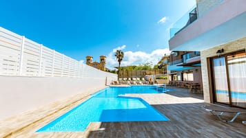 Outdoor pool, pool loungers
