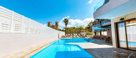 Outdoor pool, pool loungers