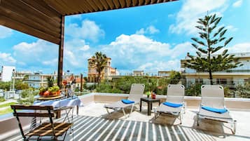 Executive Triple Room | Terrace/patio