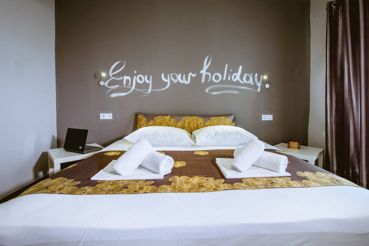 Premium bedding, pillowtop beds, blackout drapes, soundproofing