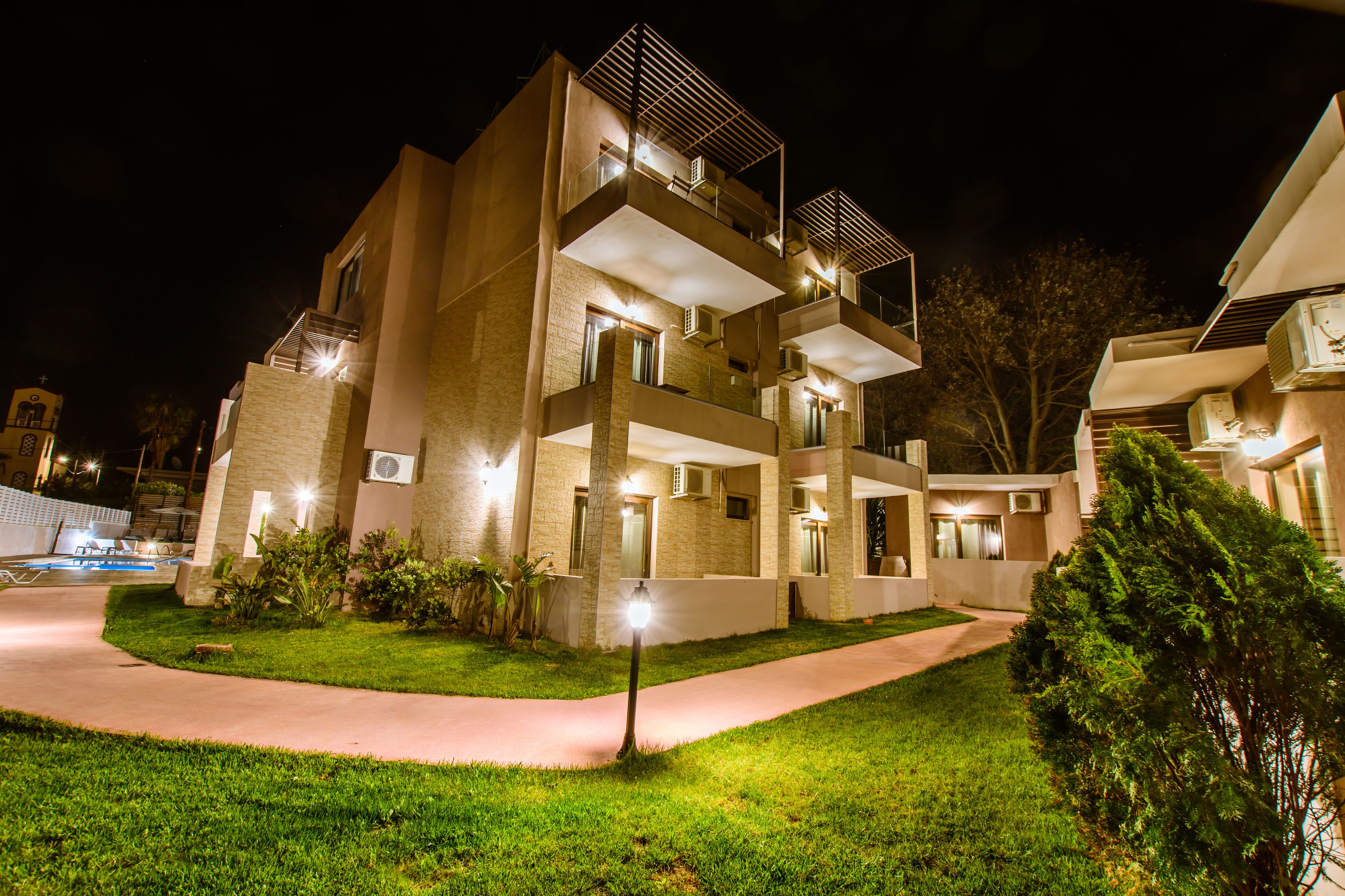 Photo - Gregory Comfort Hotel