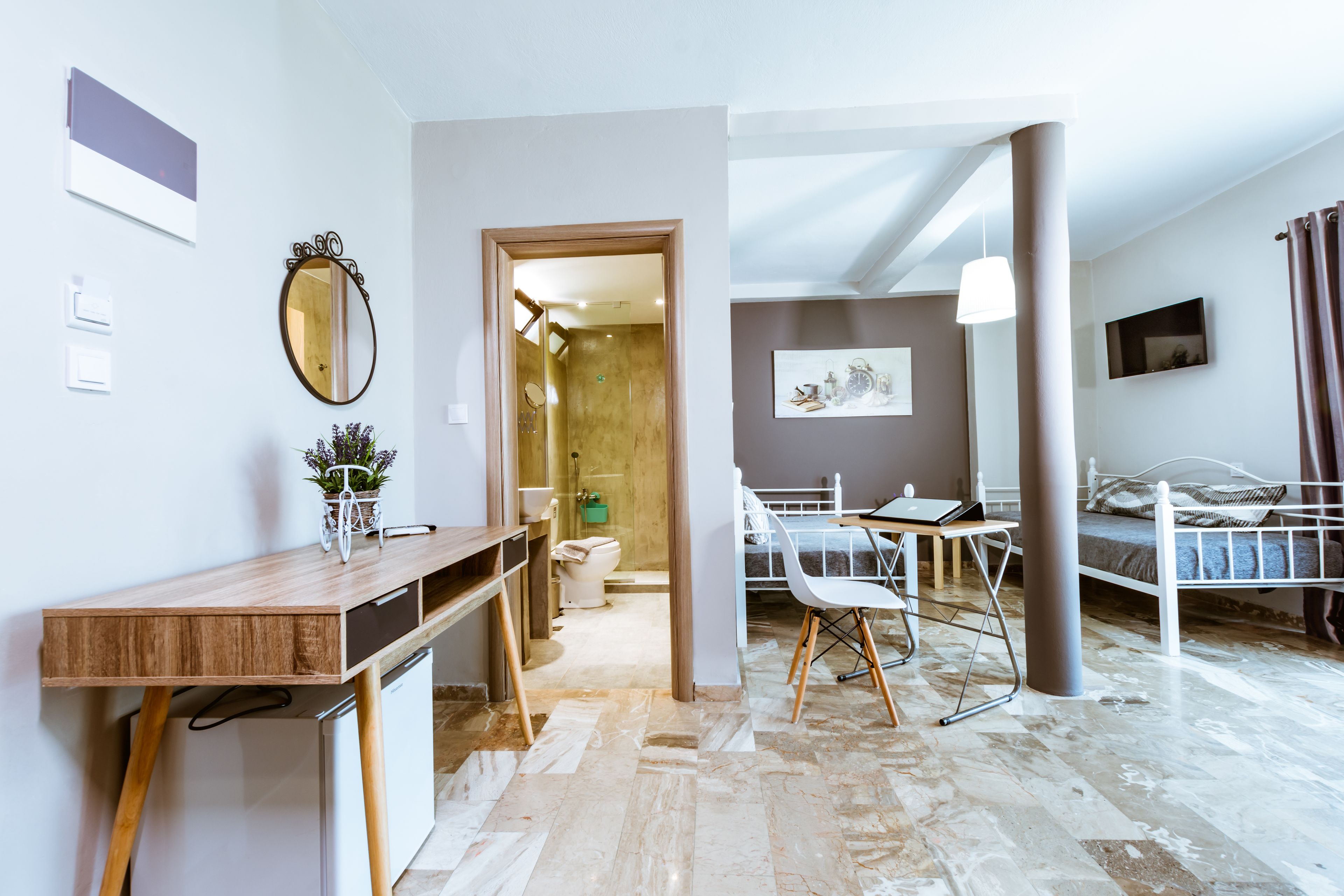 Photo - Gregory Comfort Hotel