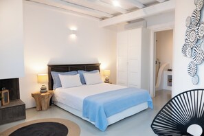 Senior Suite, Sea View | Premium bedding, minibar, in-room safe, individually decorated - The Summit of Mykonos (Mykonos)