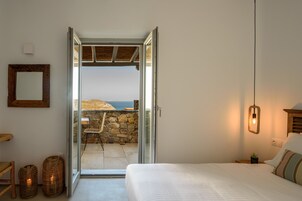 Ropa de cama de alta calidad y minibar 