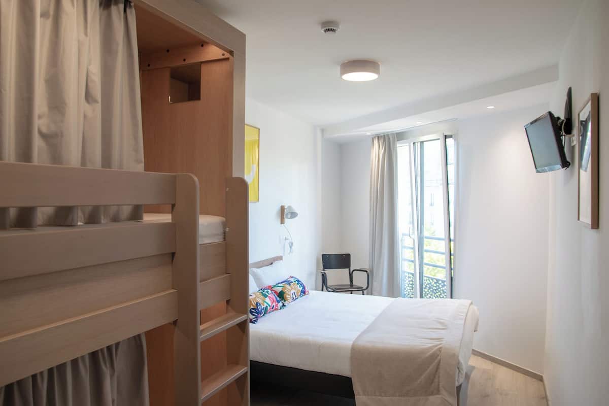 Vierpersoonskamer | 1 slaapkamer, verduisterende gordijnen, gratis wifi, beddengoed