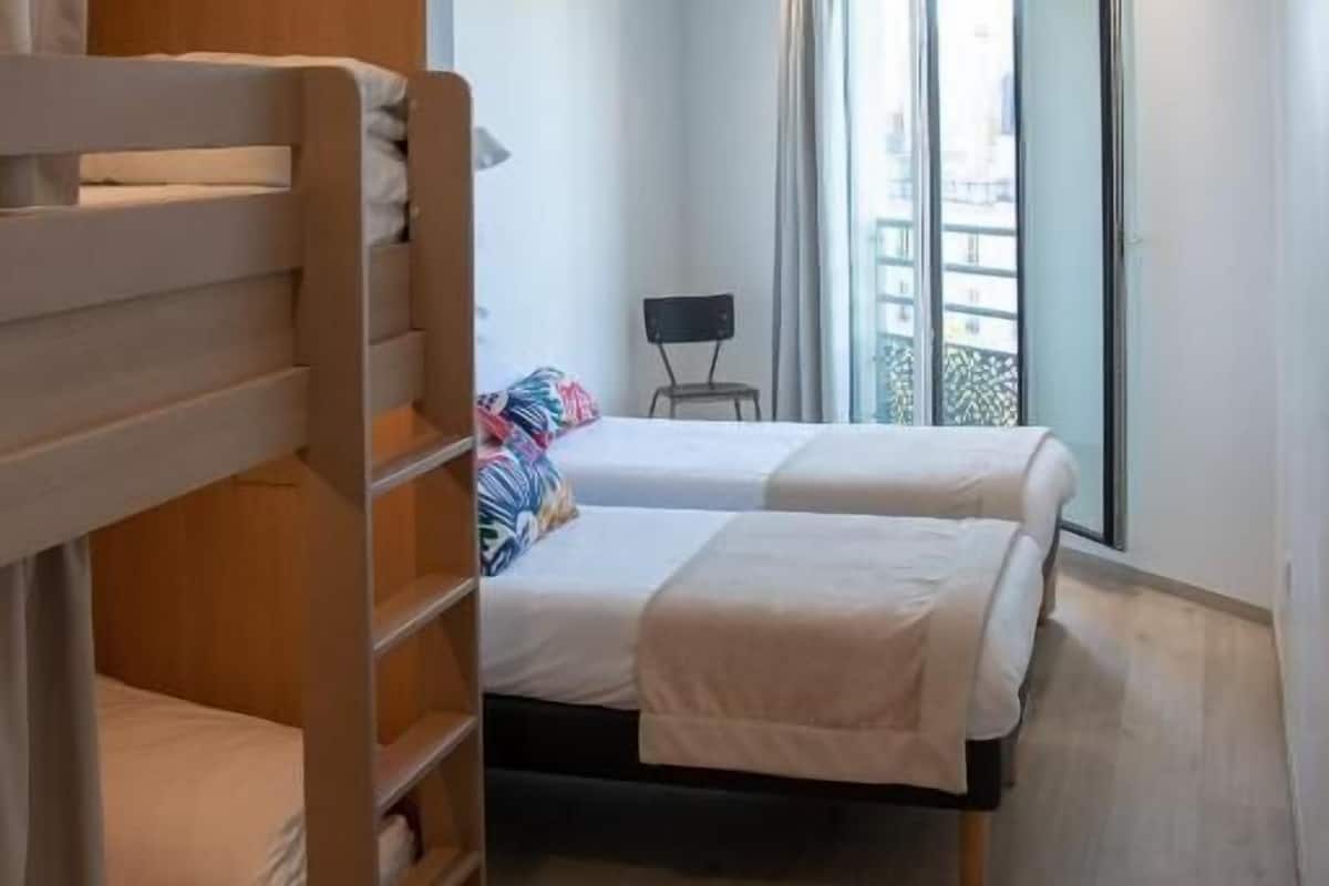 1 habitación, cortinas blackout, wifi gratis y ropa de cama