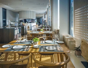 Päivittäinen buffetaamiainen (17 EUR per henkilö)