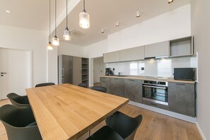 Fridge, microwave, oven, stovetop - Apartment Juric (Brela)