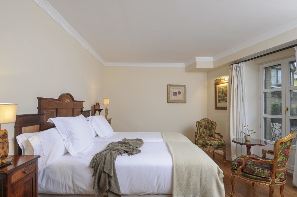 Blackout curtains, soundproofing, free WiFi, bed sheets