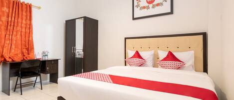 Quarto casal luxo | Escrivaninha, Wi-Fi de cortesia, roupa de cama