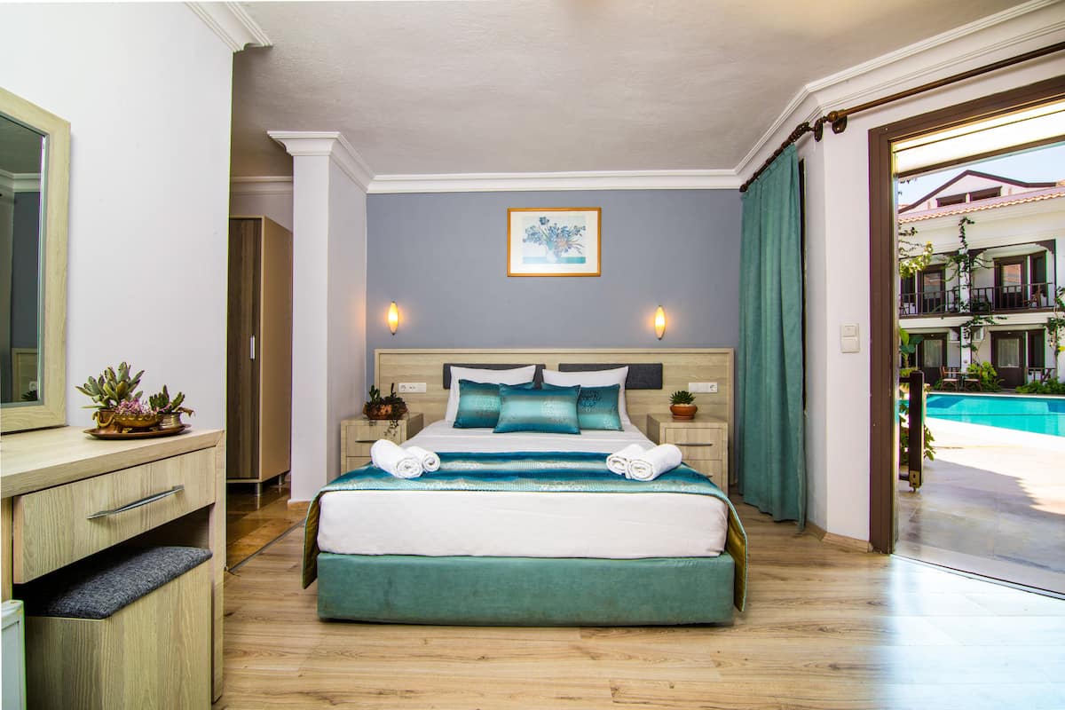 1 Schlafzimmer, hochwertige Bettwaren, Minibar, Schreibtisch