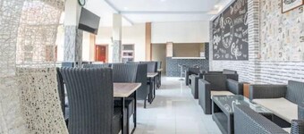 OYO 876 D' Exclusive