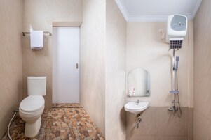 Shower, rainfall showerhead, towels