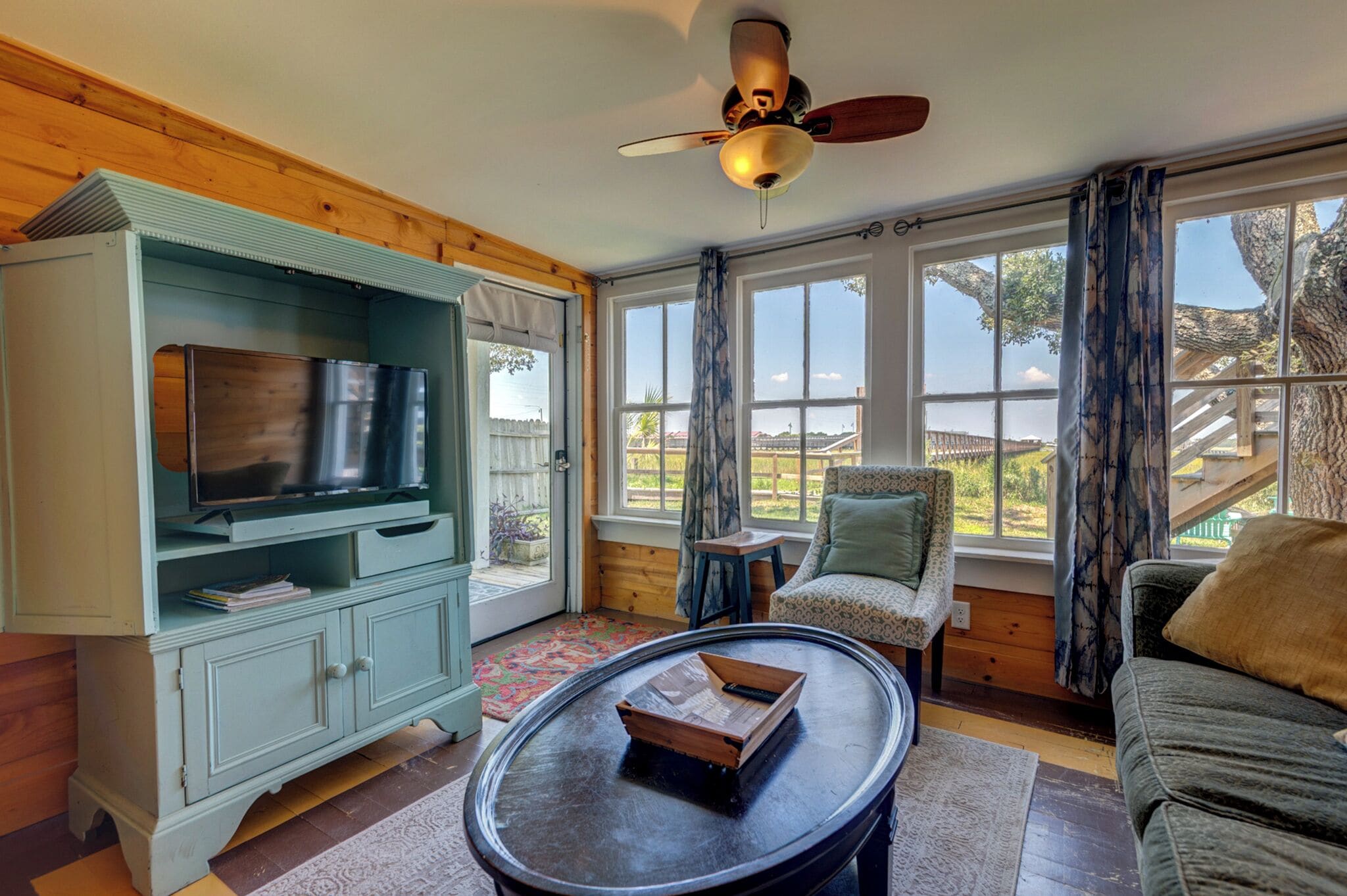 Standard Cottage, 2 Bedrooms, Non Smoking (King's Tide) | Living area | Smart TV, Hulu, streaming services