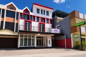 Front of property - Collection O 637 Yasmin Hotel (Makassar)