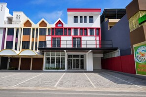 Front of property - Collection O 637 Yasmin Hotel (Makassar)