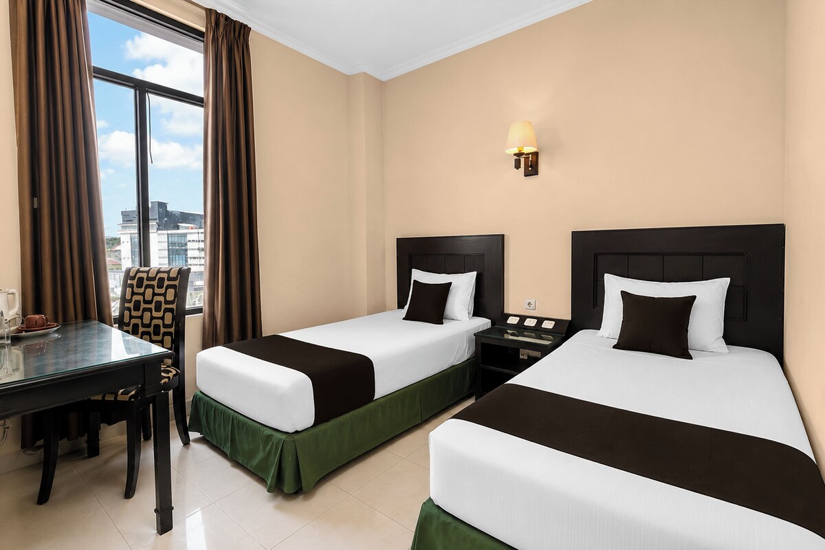 Standard Twin Room | Desk, free WiFi, bed sheets
