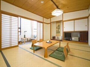 Dining - Hotel Sensyukaku (Tokushima)