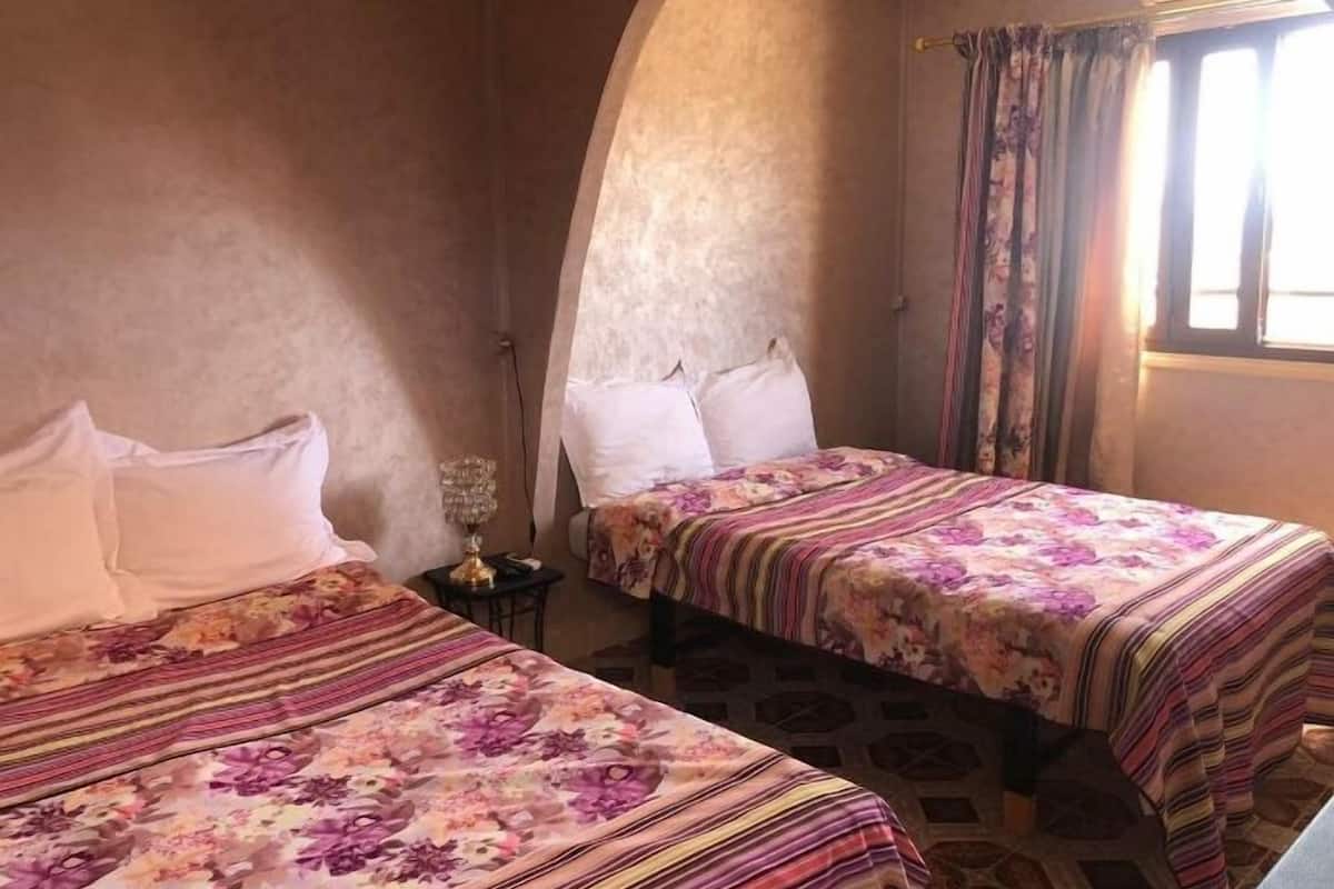 Double Room, 1 Katil Kelamin (Double) atau 2 Katil Bujang (Single) | Peti besi dalam bilik, dihias secara berasingan